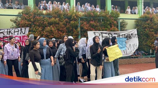 Siswa SMKN Depok Demo di Sekolah Usai Terancam Gagal Ikut SNBP