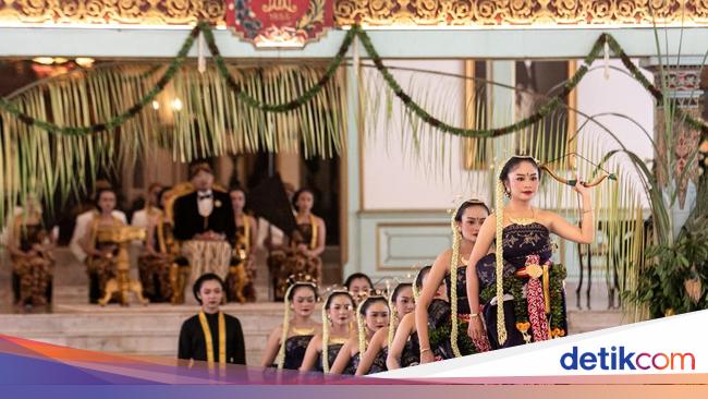 Melihat Peringatan Kenaikan Takhta Adipati Mangkunegaran X