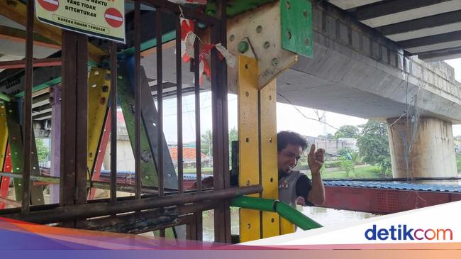 Bagai Benteng Takeshi di Kalibata karena JPO Ditutup