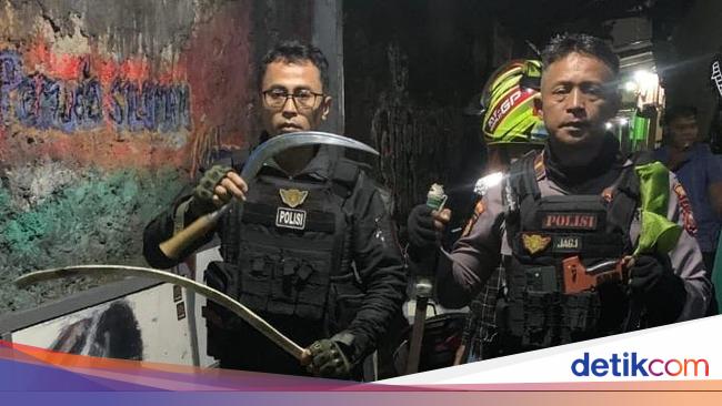 Gagah-gagahan, ABG Bawa Celurit Mau Tawuran di Depok Diamankan Polisi