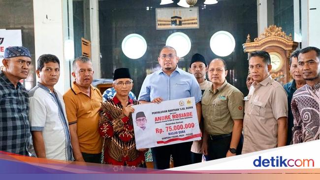 Andre Rosiade memberikan 75 juta bantuan RP untuk Masjid Quba Kampung Pinang Padang