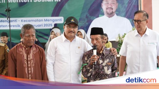 Gus Ipul Bagikan CKG Kado Ulang Tahun dari Presiden Prabowo kepada Lansia