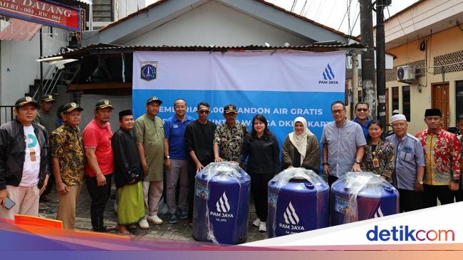 PAM Jaya Salurkan 1.000 Tandon Air Gratis di Area Suplai Tekanan Rendah