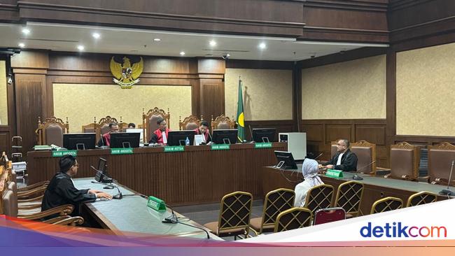 Eks Panitera PN Jaktim Dituntut 4 Tahun Bui di Kasus Suap Eksekusi Lahan