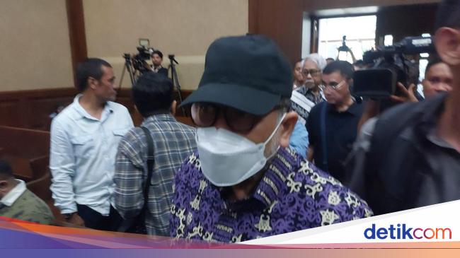 Makelar Kasus MA Didakwa Terima Rp 915 M dan 51 Kg Emas, Ini Rinciannya