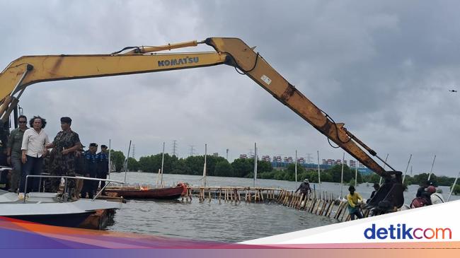 Pagar Laut di Bekasi Akhirnya Dibongkar!