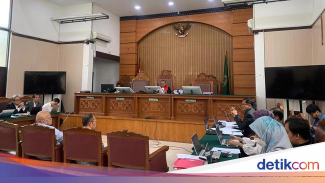 Melihat Lagi Debat Panas Kubu Hasto Vs KPK di Praperadilan