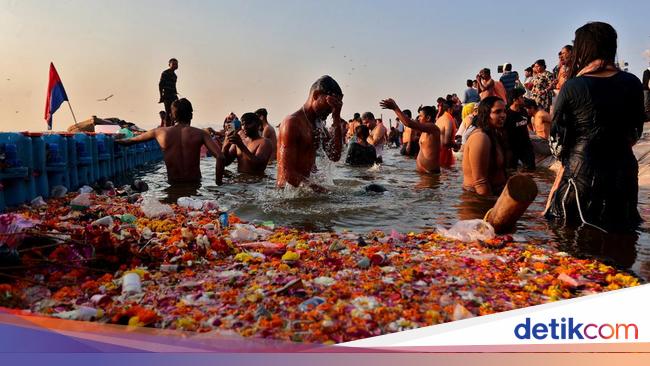 Bingkai Sepekan: Kumbh Mela, Merawat Tradisi Berharap Pengampunan Dosa