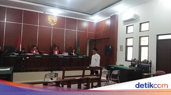 Sahru Pembunuh Badak Jawa di TNUK Divonis 12 Tahun Penjara