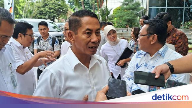 Letjen Novi Helmy Kembali Dinas di TNI Usai Tak Jabat Dirut Bulog