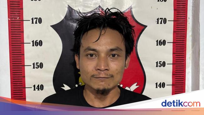 Senyum Tipis Pria Jakbar Usai Bacok Selingkuhan Istri