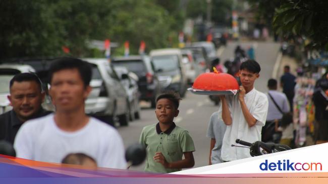 Pesta Adat Ruah Desa Pusuk Sedot Ribuan Masyarakat