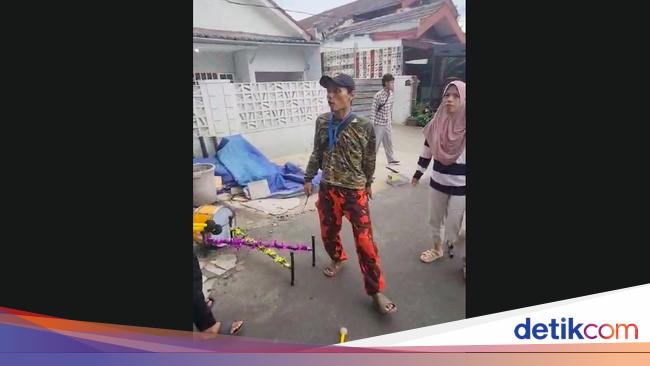 8 Fakta 2 'Bang Jago' Todong Pisau Depan Murid TK Pamulang Berujung Ditahan