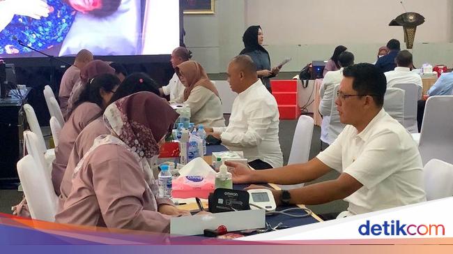 Pemeriksaan Kesehatan Kepala Daerah: Ada yang Diminta Diet karena Kolesterol Tinggi