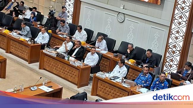 Besok RUU Minerba Disahkan DPR, Kampus Bisa Terlibat di Pertambangan