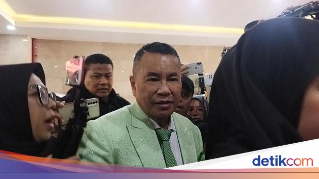 Canda Hotman ke Razman dan Firdaus: Kasih Gue Bukit Uranium 700 Ton