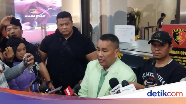 Diperiksa Jadi Saksi Kericuhan, Hotman Minta Razman-Firdaus Segera Ditahan