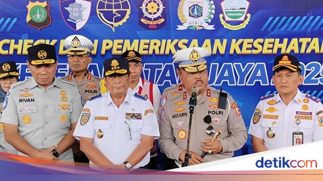 Operasi Keselamatan Lalu Lintas, Kakorlantas Cek Terminal Pulo Gebang