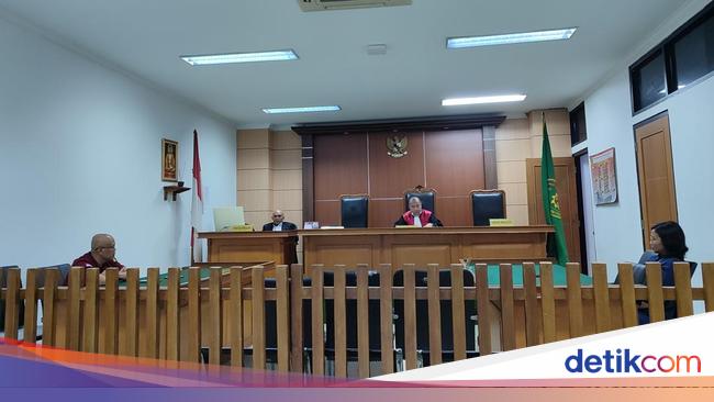 Hakim Tolak Praperadilan Status Tersangka Pemilik Apotek Buat 'Obat Setelan'