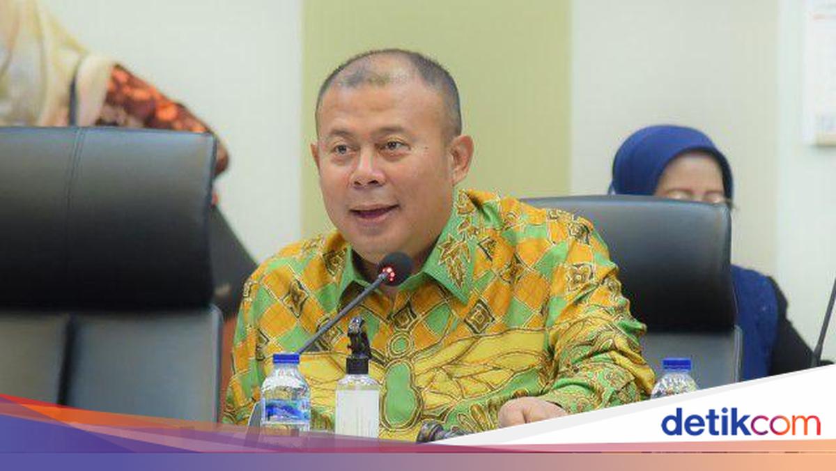 Waka DPR Usul Pemerintah Bertahap Angkat Semua Guru Jadi PNS: Sudah Darurat