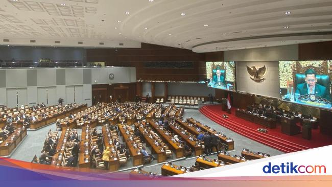 Tok! DPR Sahkan RUU Minerba Jadi Undang-Undang