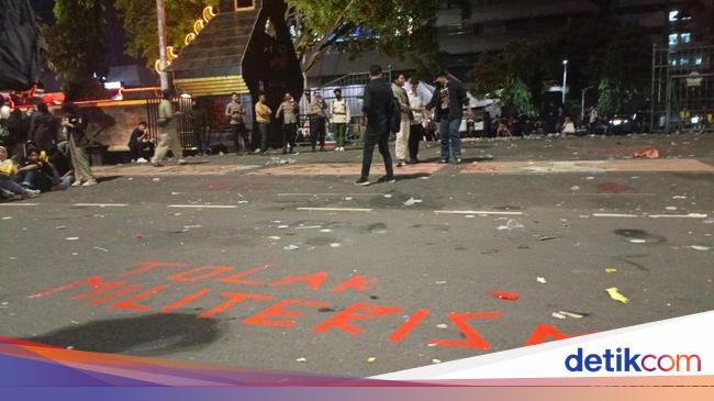 Mahasiswa di Semarang Demo Tolak Revisi UU yang Persempit Ruang Kebebasan Sipil