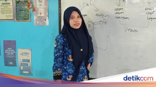 Kisah Inspiratif Sari, Guru Disabilitas yang Menggunakan Teknologi untuk Meningkatkan Kualitas Pendidikan