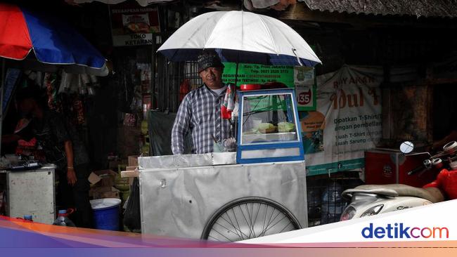 Keluh Kesah Pedagang Kecil di Pasar Warakas Tanjung Priok