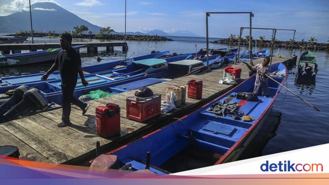 Melihat Persiapan Nelayan Melaut di Pangkalan Ikan Tuna Ternate