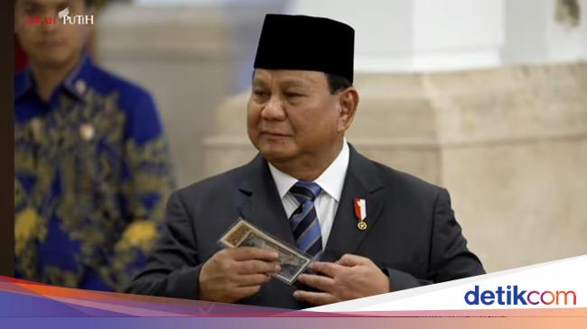 Senyum Prabowo Dapat Uang Rupiah Bertandatangan Soemitro Sang Ayah