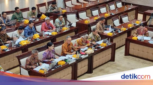 OJK Terima Aduan Terbanyak soal Debt Collector