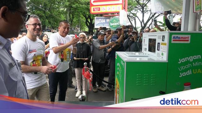 Kurangi Limbah, Alfamart Luncurkan Stasiun Penukaran Minyak Jelantah