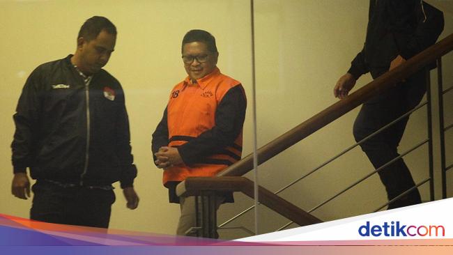 Tangga Keramat KPK yang Ditapaki Hasto dengan Tangan Terborgol