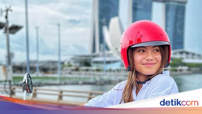 Foto Liburannya Petenis Cantik Emma Raducanu