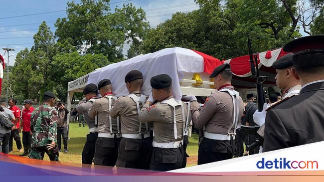 Duka Para Tokoh Kenang Almarhum Komjen (Purn) Syafruddin