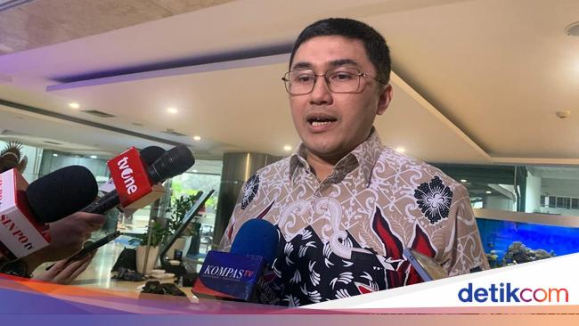 Demokrat soal Hasto Minta KPK Periksa Keluarga Jokowi: Orang Panik