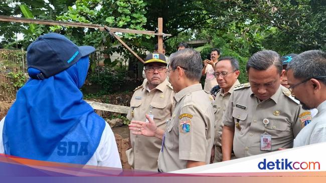 Hari Pertama Kerja, Wagub Rano Karno Tinjau Pangerukan Kali Krukut Jaksel