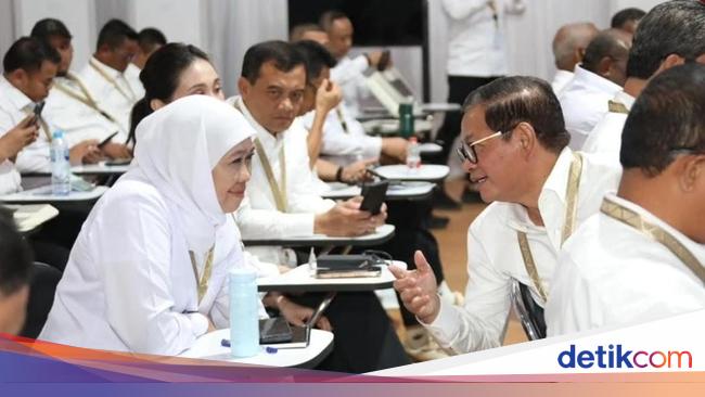 Khofifah Bagikan Momen Diskusi Bareng Pramono-Ahmad Luthfi di Retret