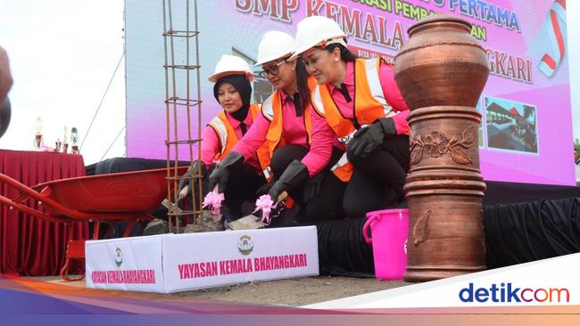 Istri Kapolri Groundbreaking Pembangunan SMP Kemala Bhayangkari di Jateng