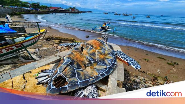 Ornamen Penyu di Sukabumi Makan Anggaran Rp 30 Juta, Rusak Karena Dinaiki