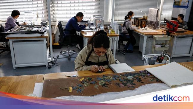 Mengintip Restorasi Barang Antik dari Museum Istana Kota Terlarang China