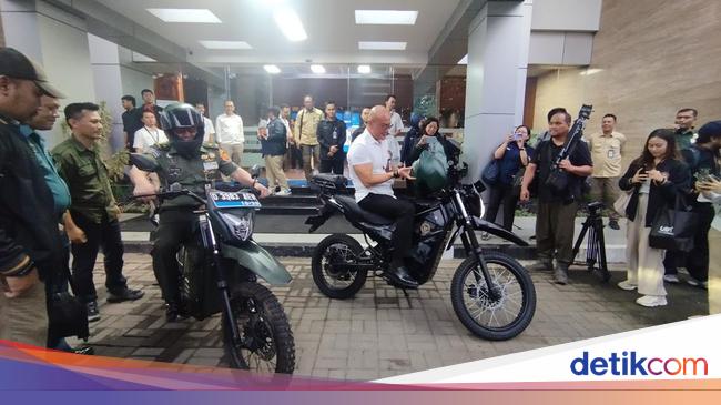 Len Industri Produksi Motor Listrik Trail untuk TNI, Begini Penampakannya