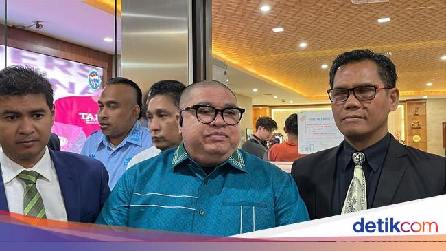 Razman Nasution-Firdaus Oiwobo Penuhi Panggilan Bareskrim