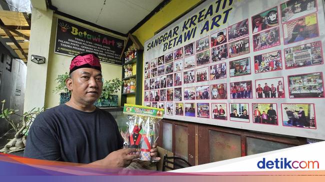 Geliat Penjualan Ondel-ondel Mini di Bulan Ramadan