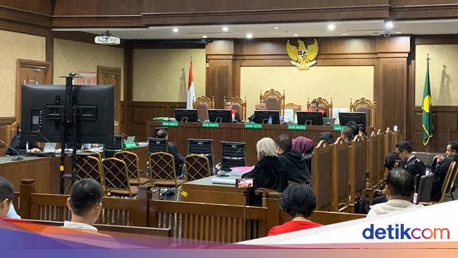 Eks Sestama Basarnas Pakai Dana Komando untuk Beli Ikan Hias-Tas Mewah