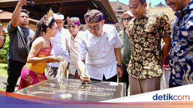 Menbud Resmikan Museum Sarkofagus Bali, Lestarikan Warisan Megalitik RI