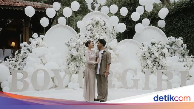 It's a Baby Boy! Kebahagiaan Aaliyah Massaid dan Thariq Gelar Gender Reveal