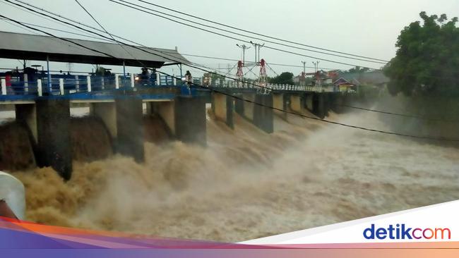 Bendung Katulampa Siaga 3, Warga Tepi Ciliwung Diminta Waspada Banjir