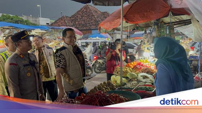 Satgas Pangan Polri Cek Pasar Kebayoran Lama, Pastikan Stok Bahan Pokok Aman