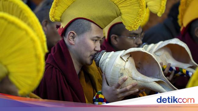 Melihat Ritual Sambut Tahun Baru Tibet di India